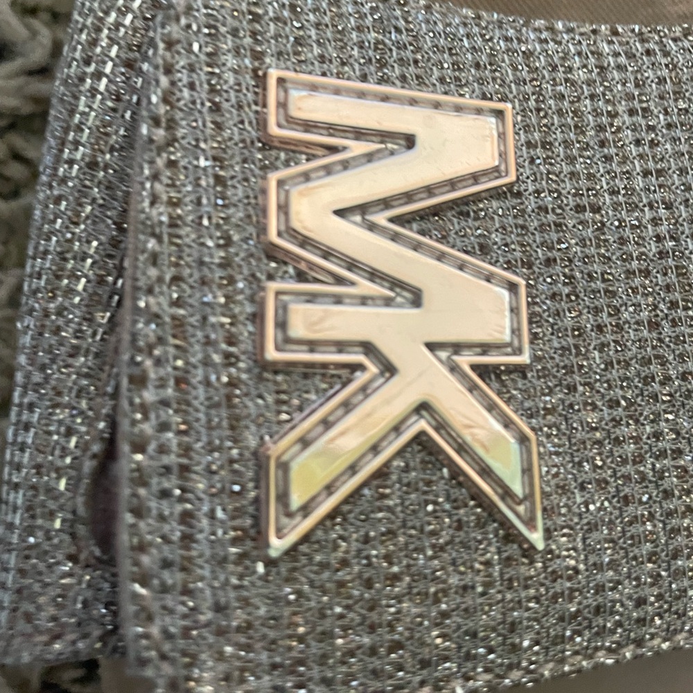 MK FOAM SLIDES - Picture 3 of 3